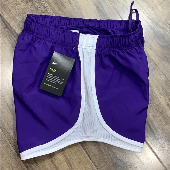 NIKE Women’s running shorts with Dri-Fit Technolog - Picture 10 of 15